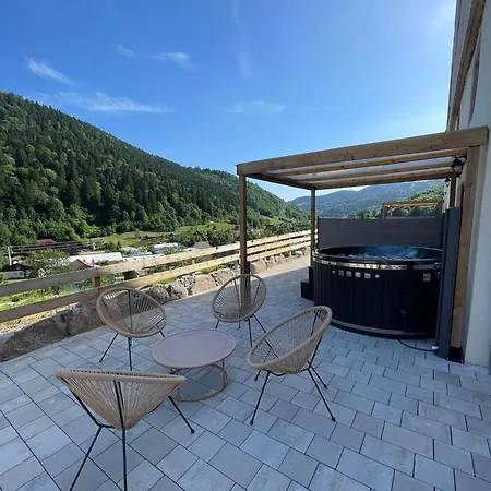 La Cle Des Champs - Le Numero 7 - Jacuzzi *